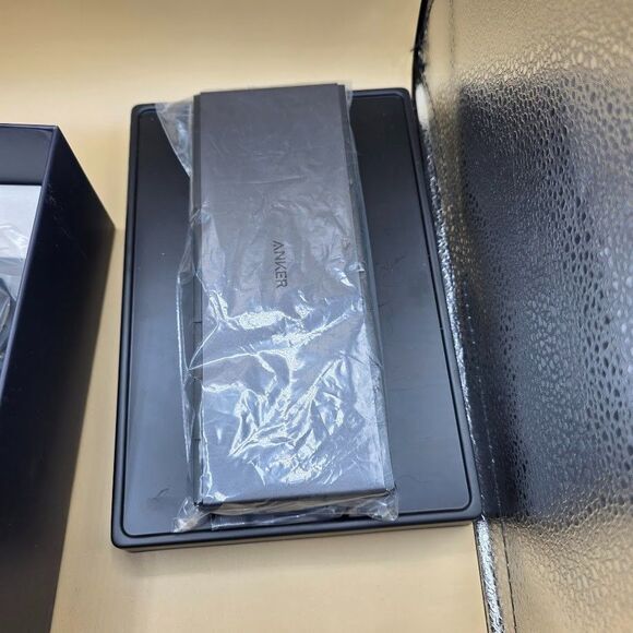 Anker 778 Thunderbolt 4 - Series 7, 12-in-1 Docking Station 40 Gbps with Max 100 - Picture 4 of 6